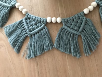 Banderole de fanions en macramé