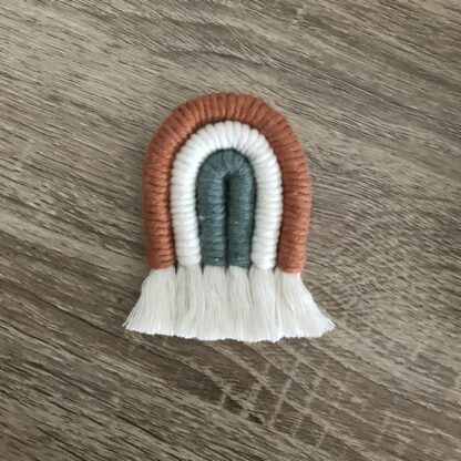 Broche en macramé