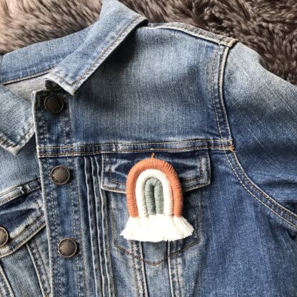 Broche en macramé